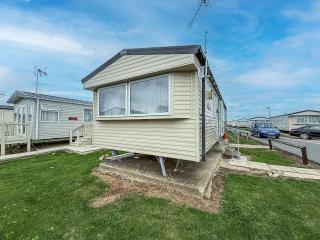 Lovely 6 Berth Caravan At St Osyth Beach Holiday Park In Essex Ref 28035Fi - 4