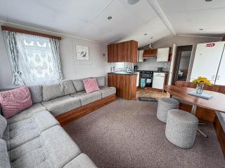Lovely 6 Berth Caravan At St Osyth Beach Holiday Park In Essex Ref 28035Fi - 3
