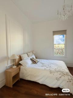 Free Parking,5 minutes to City, bus at the door, 100-year-old building at the foot of Mount Eden Park,unit 1 - 8