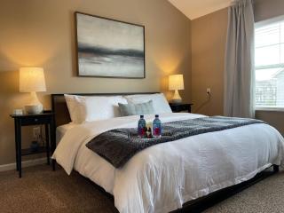 Retreat At The Charles Top Floor Amazing Beds - 9