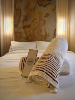 Golden Luxe Staycation Studio - Manila - 4