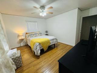 Fully Furnished One-Story Home for Rent Near NRG, Medical Center All Bills Paid - Houston - 7