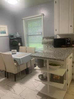 Fully Furnished One-Story Home for Rent Near NRG, Medical Center All Bills Paid - Houston - 6