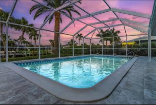 Aqua Retreat -Walk to Beach - Cape Coral - 0