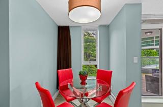 Luxury Designer Apartment - Prime Downtown Location - 7