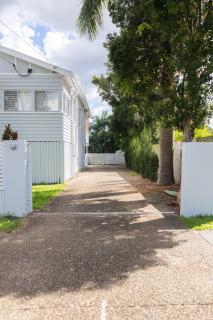 Beautiful Queenslander Getaway - 2