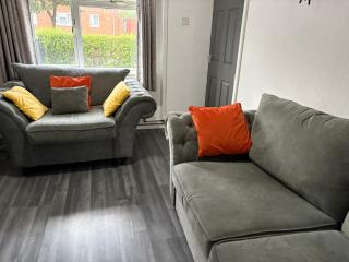The Cresent WV1 - Contractor Pad- 3 Bedrooms 4 Beds, Secure Off Rd VAN Parking - 0