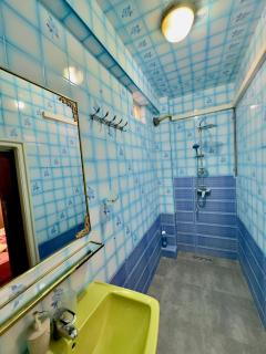 Serene Central Home Near Beach - High Speed WiFi, Free Parking - 2