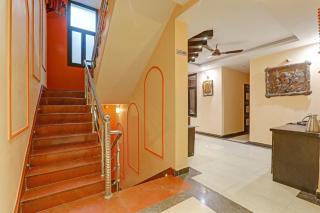 Capital O Townhouse Govinda Royal - 1