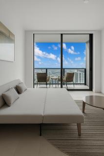 Modern 1BR apartment with Breathtaking Views Heart of downtown - 9