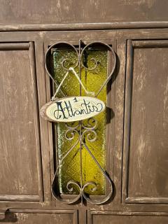 "Enchanted Chambers" - at Wonderland B&B - Shuttle services available - Antigua Guatemala - 4