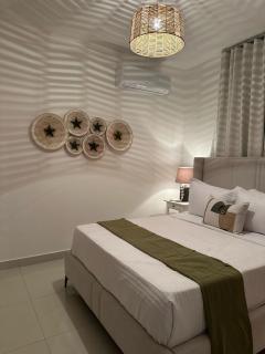 Relax at Ámari Chic Condo Steps from the Beach - - 9