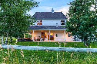 Bozeman Farmstead - Country Side Stay & Mtn Views - Bozeman - 0