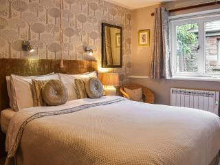 Riverbank Cottage - 1