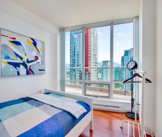 Luxury Designer Apartment In The Heart Of Downtown - Vancouver - 4