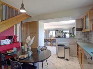 Gîte confortable pour 12 avec jardin privé et spa en Auvergne-Rhône-Alpes - FR-1-496-354 - Chevrières - 2