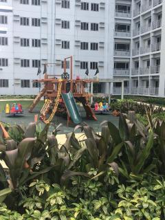 Relaxing 1Br in Quezon City, garden view with pool & mall - 3