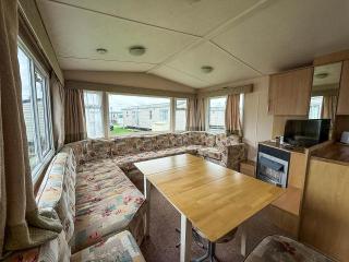 Lovely 8 Berth Caravan At St Osyth Beach Holiday Park, Essex Ref 28015Mv - Clacton-on-Sea - 3