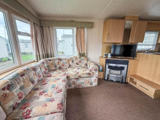 Lovely 8 Berth Caravan At St Osyth Beach Holiday Park, Essex Ref 28015Mv - 1