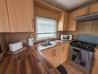 Lovely 8 Berth Caravan At St Osyth Beach Holiday Park, Essex Ref 28015Mv - 1