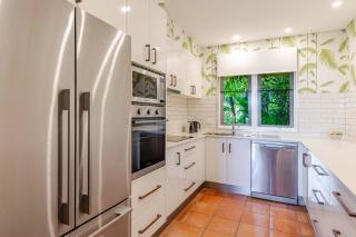 7 Hill Villa Port Douglas with incredible ocean views - 1