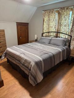 The Spruce House Family 4BR 2 Bath Great Location In Ogallala Close to Lake McConaughy - Ogallala - 4