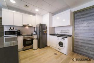 Modern 1br Retreat In Jvc Spacious Balcony Gym - 7