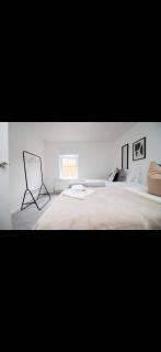 Luxury Town House in Bristol, Near Southmead Hospital - 2
