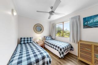 6 Pelican Beach Resort - 2
