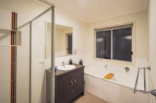 Nora Poolhouse Oasis, 4-bedroom house - 4