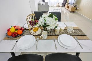 Stylish M Vertica 3 Bedroom Walk to MRT Velocity Mall - 8