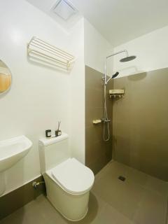 Modern Minimalist City Views in Prime Location - 4