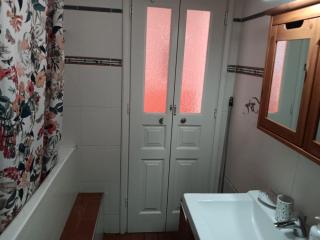 Cozy 1-Bedroom Apartment with Garden Patio, 2 min to Metro, Central Athens - Mesochórion - 8