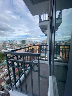 Modern Minimalist City Views in Prime Location - 9