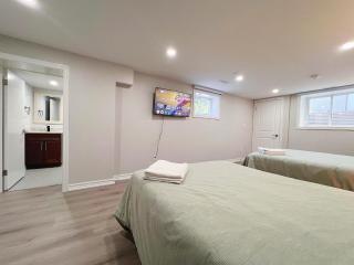 Cozy & Modern Ensuite Basement Rooms - Steps to Subway & Downsview Rogers Stadium - Toronto - 9