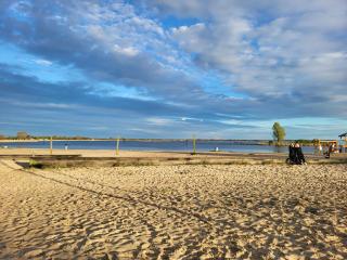 Chalet Meerwijck mit Terrasse am Wasser und Meer mit Schwimmbad - Kropswolde - 3