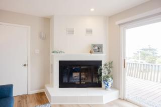 Harborlight House Coastal Comfort with Filtered Ocean Views walk to Harbor - 7
