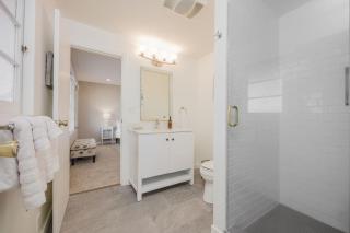 Harborlight House Coastal Comfort with Filtered Ocean Views walk to Harbor - El Granada - 1