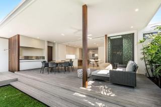 Lady Luxe - Beautiful spacious pet friendly home near the ocean - 3