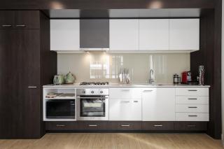 Sleek Southbank 2-Bed Apartment with Balcony Views - Melbourne - 4