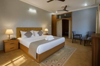 Noor-e-Zabarwan Luxe Retreat - Srinagar - 3