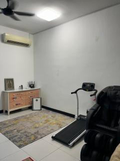 Puteri Elaisha Homestay - Batu Arang - 8