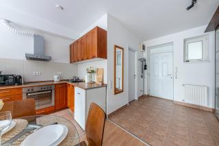 Velvet Dream Studio Peaceful Stay AC and Parking - 6