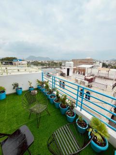 Turtle Hostel Udaipur- 50 mtr from Lake - 5