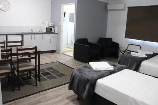 Spanish Lace Motor Inn - Townsville - 7