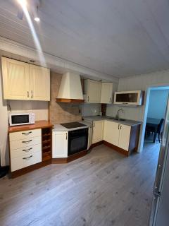 Stylish 2BR Stay in the Heart of Tromso - Tromsø - 9