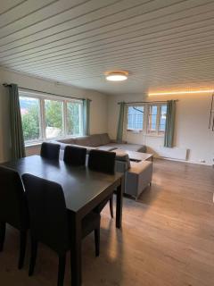 Stylish 2BR Stay in the Heart of Tromso - Tromsø - 1