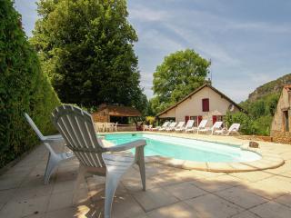 Appealing apartment in Vezac with swimming pool - 2