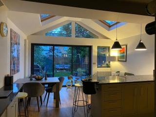 A Charming House with a Garden in Wimbledon - Londra - 3
