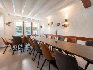 Big Holiday Home near Monschau in the Eifel Nationalpark with a terrace and bar - 7
